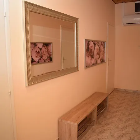 Lilian Apartmanhaz Lägenhet