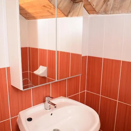 Lilian Apartmanhaz *