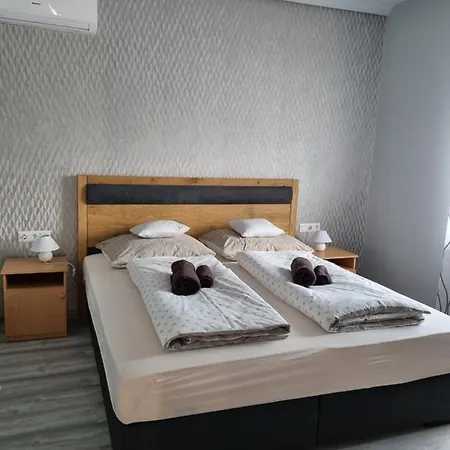 Lejlighed Lilian Apartmanhaz *