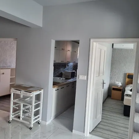 Lilian Apartmanhaz Siófok