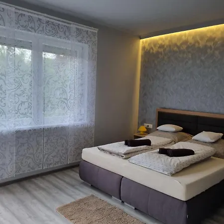 Lilian Apartmanhaz Lägenhet Siófok