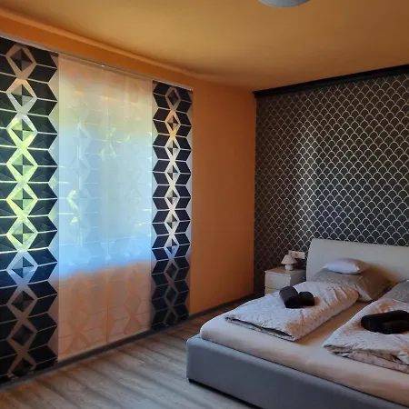 Lägenhet Lilian Apartmanhaz *