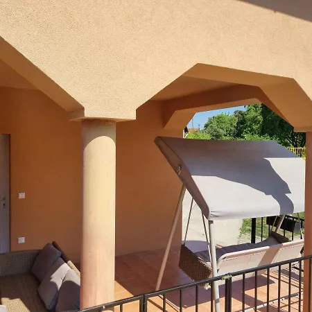 Lilian Apartmanhaz *