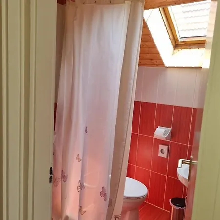 Lilian Apartmanhaz *