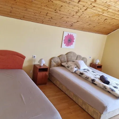 Lilian Apartmanhaz *