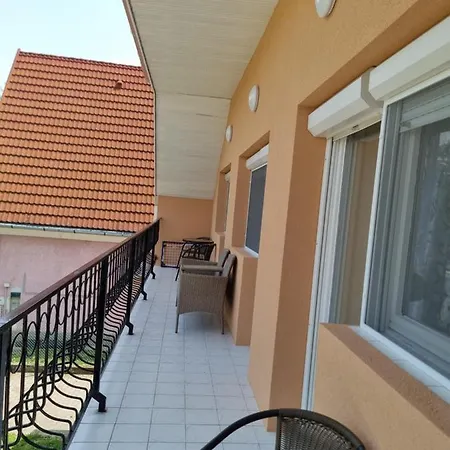Lilian Apartmanhaz Lägenhet