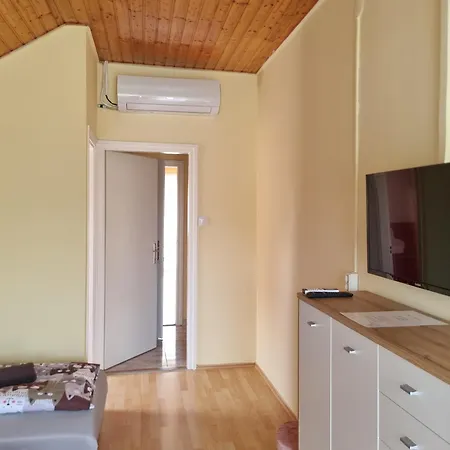 Lilian Apartmanhaz Апартаменты *