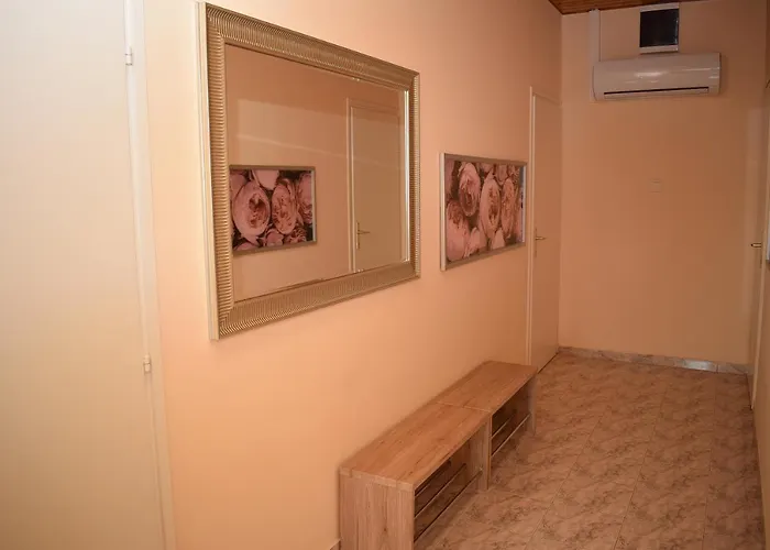 Lilian Apartmanhaz דירה