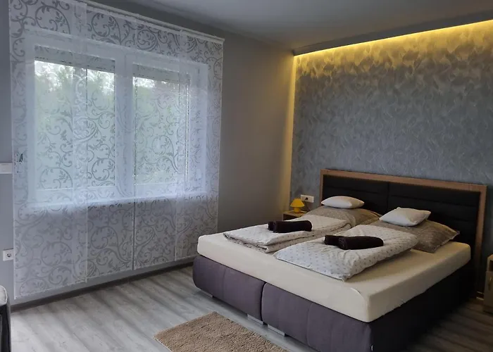 Lilian Apartmanhaz Апартаменты Шиофок