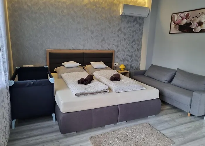 Lilian Apartmanhaz Шиофок