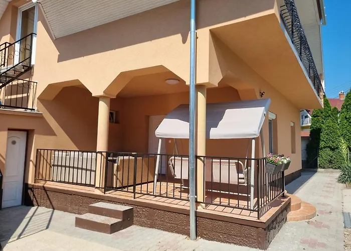Lilian Apartmanhaz דירה שיופוק