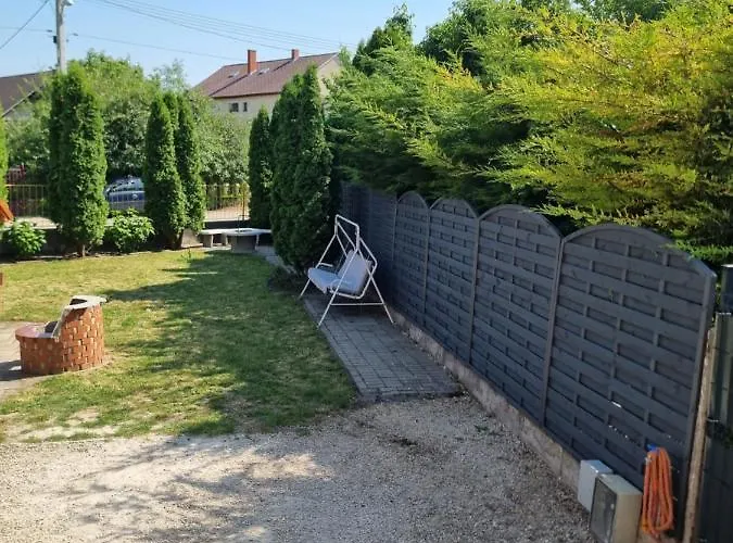 Lilian Apartmanhaz Шиофок