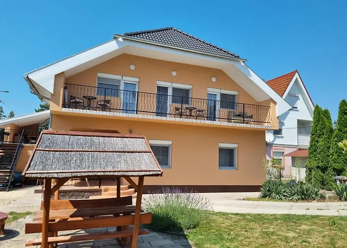 Апартаменты Lilian Apartmanhaz