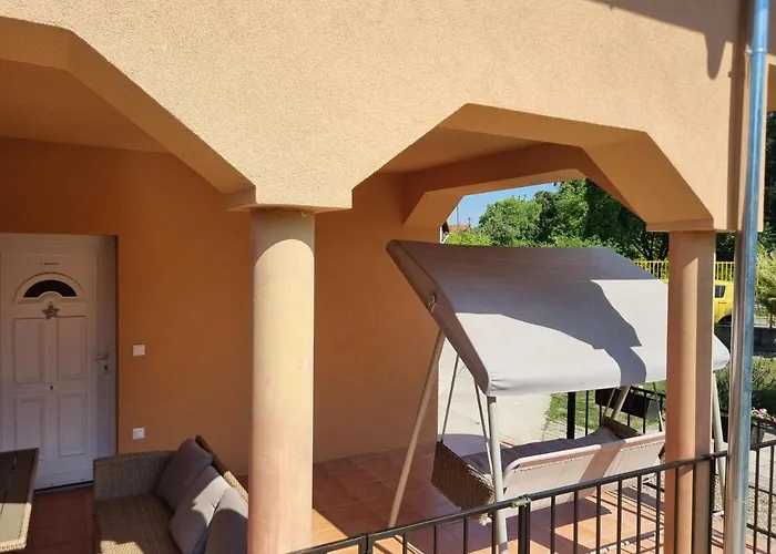 Lilian Apartmanhaz *