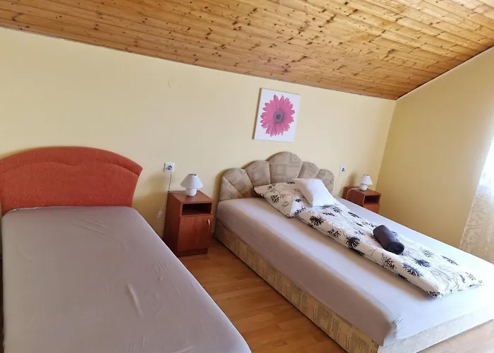 Lilian Apartmanhaz *