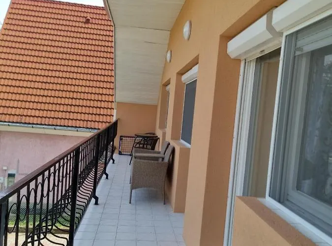 Lilian Apartmanhaz דירה