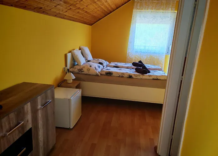 Lilian Apartmanhaz Апартаменты Шиофок