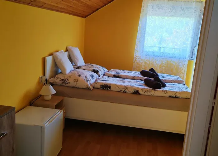 Lilian Apartmanhaz Шиофок